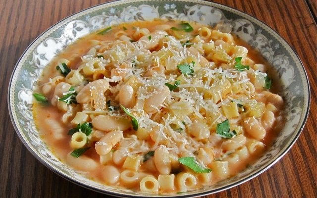 Pasta e Fagioli (Pasta Fazool/Pasta & Beans)