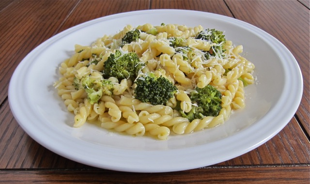 Pasta with Broccoli & Garlic