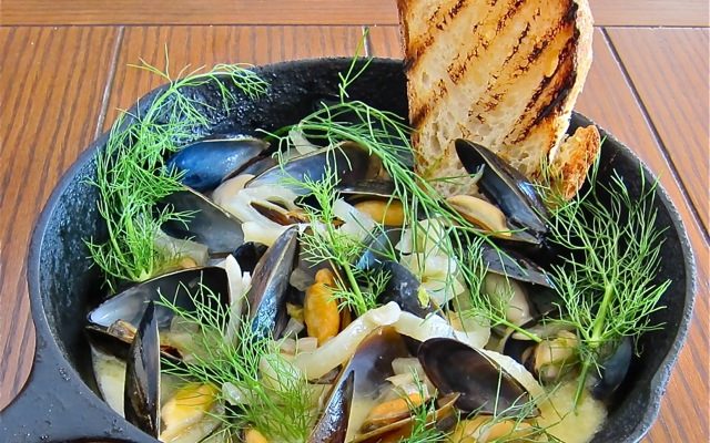 Mussels Steamed in Fennel-Mascarpone Broth